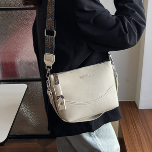 Sac bandoulière pour femme, nouveau style automne/hiver 2025, grande capacité, rembourré en coton, simple, élégant, sac fourre-tout polyvalent - Product Image 2