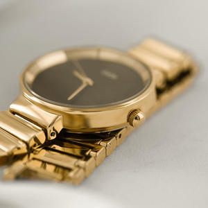 2025 nuevo reloj de oro pequeño reloj de mujer reloj de pulsera impermeable artístico Retro Simple - Product Image 3