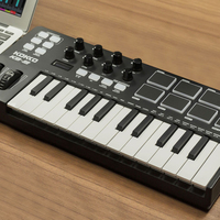 KOKKO KB-25 Controlador MIDI USB Portátil a Batería con Mini Teclado Digital Electrónico de 25 Teclas y Pads