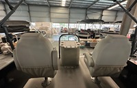 Prêt à être expédié, bateau de pêche en aluminium de 25 pieds avec moteur, style sportif pour une utilisation en plein air, capacité de 10 à 15 personnes