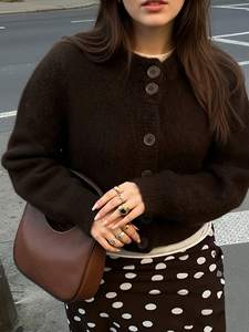 <span class=keywords><strong>Cardigan</strong></span> décontracté <span class=keywords><strong>marron</strong></span> <span class=keywords><strong>foncé</strong></span> en maille bouclée pour l'automne, idéal pour le bureau et les soirées romantiques – Pull tendance boutonné - Product Image 3