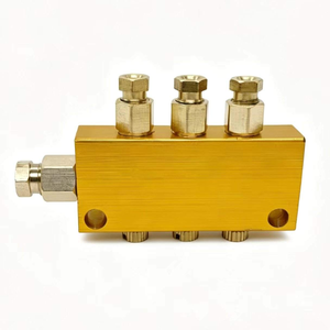 <span class=keywords><strong>Diviseur</strong></span> d'huile en laiton à 6 voies avec vannes <span class=keywords><strong>de</strong></span> régulation <span class=keywords><strong>de</strong></span> débit réglables pour la lubrification des machines d'emballage et des systèmes <span class=keywords><strong>de</strong></span> convoyage - Product Image 4