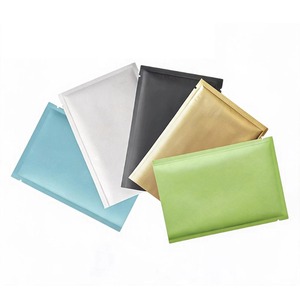 Sac d'emballage alimentaire personnalisé de haute qualité en gros, sac en plastique plat noir mat à trois soudures en Mylar 3,5 mil - Product Image 1