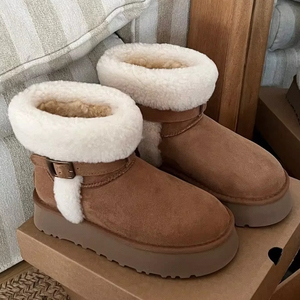 High-quality custom-made original brand wool-lined warm snow boots with thick <b>soles</b> and lightweight design. - Product Image 1