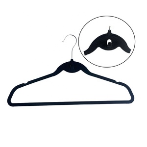 Cintres en velours en gros Cintre en feutre antidérapant Cintre peu encombrant avec crochet pivotant rotatif à 360 ° pour adulte - Product Image 3