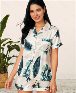 女性用シルクサテンパジャマカジュアル半袖ラペルボタンダウントップスとショーツラウンジセットポケット付きストライプパジャマ - Product Image 5