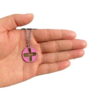 Nuevo Collar de Cruz de Acero Inoxidable Estilo Hip-Hop Europeo Americano 2024, el Más Vendido, con Colgante Colorido, de Moda Urbana para el Corazón - Product Image 5