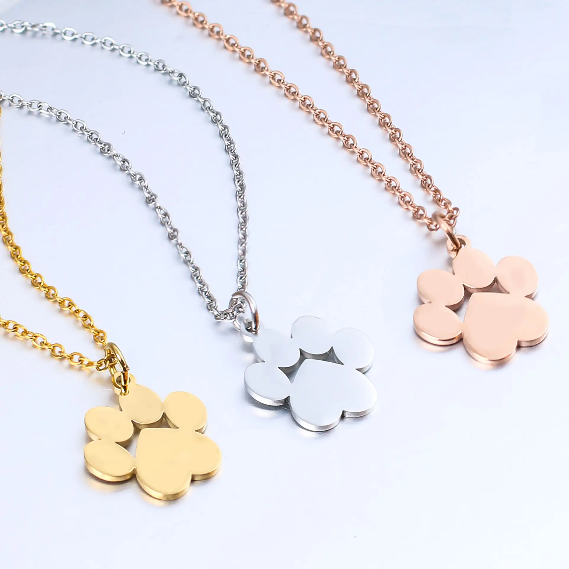 Women 2023 Trendy Puppy Paw Pendant Necklaces High Polished Gold Plated Stainless Steel Chokers Dog Lover Dog Paw Necklaces