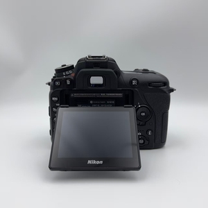กล้อง Nikon <span class=keywords><strong>D7500</strong></span> DSLR มือสองของแท้ ขายส่ง ความละเอียด 20.9MP ถ่ายวิดีโอ 4K UHD 8fps SnapBridge Bluetooth คุณภาพพรีเมียม สำหรับขายต่อ - Product Image 2