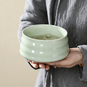 手作りのシンプルな陶器のコーヒー・ティーセット、茶筅セット、陶器のボウル、スプーン、竹製茶筅ホルダー、抹茶セット - Product Image 1