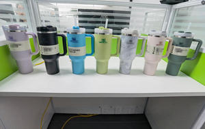 Gobelet isotherme personnalisé Stitch de 40 oz en acier inoxydable, bouteille d'eau isolée pour gravure au laser avec poignée et paille - Product Image 3