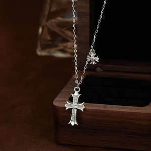 Collier Croix en Métal Moléculaire S999 Tungstène avec Incrustation de Pierre Naturelle, Pendentif de Luxe Léger, Design de Niche, Style Froid, pour Clavicule - Product Image 5