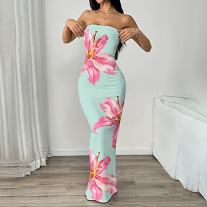 فستان ماكسي نسائي بدون حمالات مزين بطبعة زهور، فستان سهرة ضيق مزين بكسرات - Product Image 3
