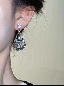 Pendientes de gota étnicos retro Pendientes de plata con borla colgante de diamantes de imitación geométricos - Product Image 4