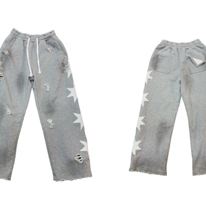 Pantalones Deportivos Unisex con Apliques Bordados Desgastados y Lavado Desgastado - Product Image 6