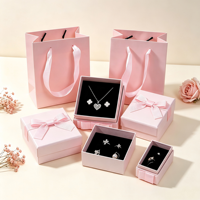 Boîte cadeau en carton personnalisée de qualité supérieure avec finition brillante, ruban imprimé, emballage haut de gamme pour cadeaux de bijoux de luxe