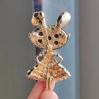 Nouveau charme plaqué or alliage coloré lapin broche broches femmes strass cristal robe lapin costume broche