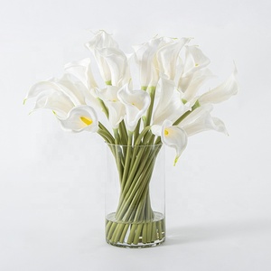 Flores Artificiales de Lirio Calla de Terciopelo Blanco con Tacto Real, Personalizadas OEM ODM, con Jarrón para Decoración de Vestíbulos de Hotel - Product Image 1