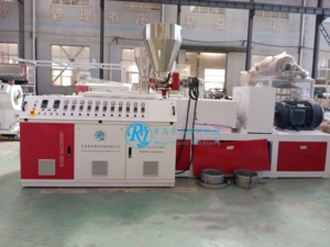 Machine <span class=keywords><strong>de</strong></span> fabrication <span class=keywords><strong>de</strong></span> tuyaux gainés en PVC, extrudeuse PP pour conduites d'égout et d'alimentation en eau, industrie plastique, extrudeuse bivis à engrenages - Product Image 2