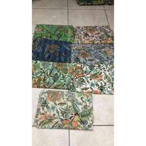 Indian-Kantha-couvre-lit coton imprimé indien fait à la main Vintage Kantha couture à la main indien réversible Kantha - Product Image 1