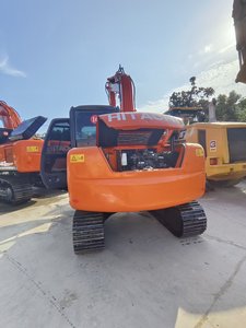 Mini-excavatrice Hitachi Zaxis 70 d'occasion, 7 tonnes, du Japon, en parfait état de marche, bien entretenue, avec moteur, pompe à engrenages et roulements en stock - Product Image 3