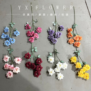 Yixuan Ramo de Rosas Artificiales de 6 Cabezas, Flor de Seda de Alta Simulación, Pieza Floral Decorativa para Bodas - Product Image 2