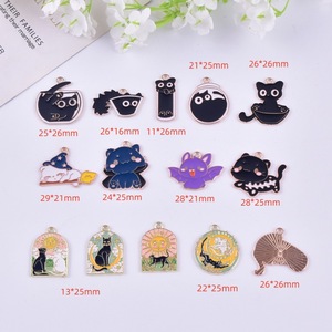 Gothic Cat & Batエナメルペンダント,バルク合金チャーム,DIYイヤリング/ネックレス-ハロウィン/タロットジュエリー用品 - Product Image 1