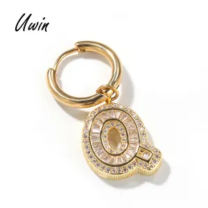 Anting-Anting Jimat Huruf Baguette Mini Cincin Telinga Kait Baja Tahan Karat Wanita Pria Es Menjuntai Kustom Rapper Nikel Perhiasan Gratis