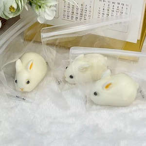 Jouet Squishy Lapin Blanc de 6 cm en Silicone Alimentaire – Simulation Animale – Jouet Anti-Stress pour Enfants qui Améliore l'Humeur - Product Image 3