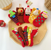 Chaussettes fantaisie Yili en gros, amusantes et mignonnes, pour homme, motif de personnage, logo sur le dessus, écologiques, idéales pour Noël et l'hiver