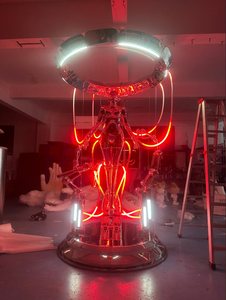 Otel lobisinde Casino sahne olay dekor RGB aydınlatma fiberglas fütüristik Mecha artartpiece Cyber kız kinetik sanat kurulum - Product Image 3