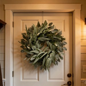 Corona de eucalipto artificial de 55cm para colgar en la puerta, decoración de jardín, guirnaldas florales de hojas verdes para decoración de entrada del hogar - Product Image 1