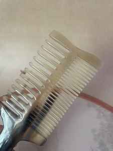 Accesorio Premium para el Cuidado del Cabello Hecho con Cuerno de Búfalo, Artesanía Natural para un Peinado Sostenible, Cabello Fuerte y Confortable - Product Image 4