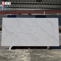 Dalles de quartz très demandées 3200x1600mm, pièces idéales à prix réduit pour les travaux de comptoirs