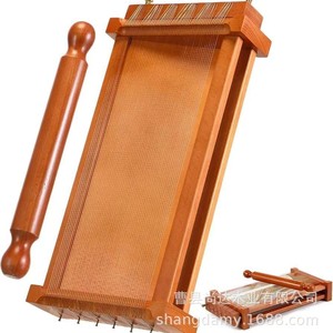 Cortador de pasta de madera hecho a mano, herramienta para hacer pasta con rodillo, herramienta para prensar pasta - Product Image 3