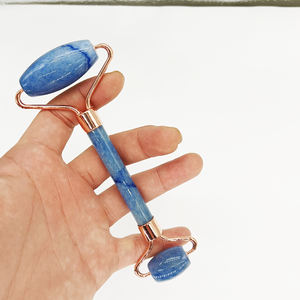 Rodillo Facial de Aventurina Verde Claro, Hermoso Rodillo de Jade para Masaje, Rodillo de Cuarzo Rosa - Product Image 2