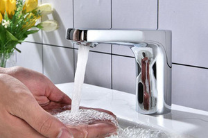 Robinet de salle de bain sans contact pas cher Commercial Auto Motion Sensor Lavabo Robinet Batterie et Plug In Alimenté Chaud Froid Mélangeur Contrôle - Product Image 2