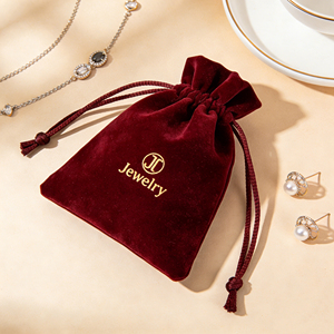 Sac de rangement anti-poussière pour bijoux et boucles d'oreilles en velours rouge, personnalisé, de haute qualité, avec cordon de serrage et excellente couture - Product Image 1