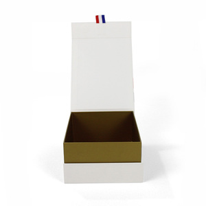 Caja de Regalo Pequeña de Papel Recubierto con Materiales Reciclados, Personalizada, de Alta Calidad, con Recubrimiento UV y Grabado en Relieve - Product Image 2