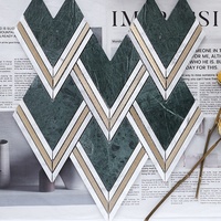 Carrelage Mosaïque 3D en Marbre Vert Jade avec Incrustation Dorée Chevron, Motif Luxueux Moderne pour Mur de Cuisine, 300mmx300mm