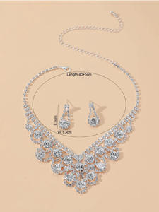 Conjunto de Joyería Nupcial Romántico y Elegante al por Mayor: Collar y Pendientes de Diamantes de Imitación con Cadena de Garra, Bañado en Plata para Mujer, Ideal para Vestido de Noche - Product Image 5