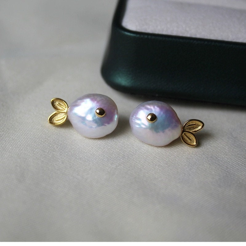 Small fish earrings-gold