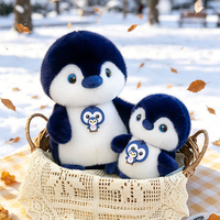 Peluche pingouin mignon bleu marine, jouet en peluche doux, personnage marin pour la vente en gros aux détaillants et au marché de la revente