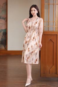 Gonna Lunga <span class=keywords><strong>di</strong></span> Lusso Cinese in Pura Seta <span class=keywords><strong>di</strong></span> Gelso 100% per Donna, Comoda e Morbida con <span class=keywords><strong>Motivi</strong></span> Tradizionali e Vita Naturale - Product Image 4