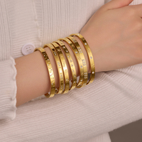 Gelang Fashion NIMAI Lapis Emas 18K dari Baja Anti Karat, Berhiaskan Zirkonia Kubik Bentuk Bintang dan Bulat, Model Conch Opening untuk Wanita