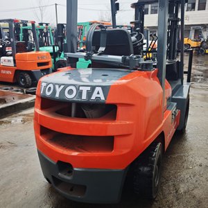 Montacargas Diésel Mini Toyota Usado de Marca Japonesa de 3 Toneladas con Motor Original - Product Image 6