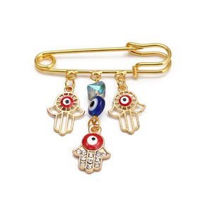 Banhado A ouro Palma Sinal de Sorte <span class=keywords><strong>Evil</strong></span> <span class=keywords><strong>Eye</strong></span> Broche Pin Olho Azul Mão Pingente de Metal Colar De Jóias Para As Mulheres E Homens o melhor Presente - Product Image 5