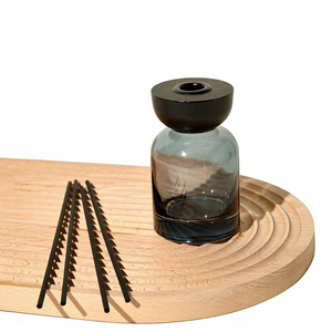 زجاجات عطر فارغة فاخرة مخصصة بالجملة، أسطوانية الشكل مع أغطية خشبية وزجاجية، مع غطاء لولبي محكم الإغلاق - Product Image 4