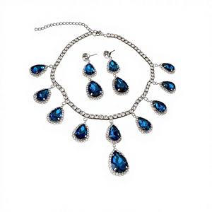 Collier HIBRIDE de luxe en alliage pavé de zircone cubique en forme de goutte d'eau, idéal pour mariages, fiançailles, cadeaux et fêtes chrétiennes - Product Image 3