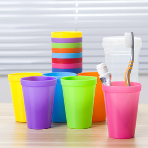 Juego de vasos de plástico apilables de 9 piezas, color arcoíris, con tapa, para regalo y uso en exteriores - Product Image 4